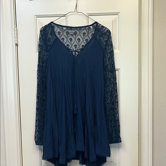 Ecote Navy Lace Sleeve Blouse - Picture 1 of 11